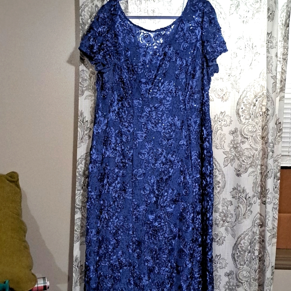 Mother of the Wedding Gown, full length to ankle